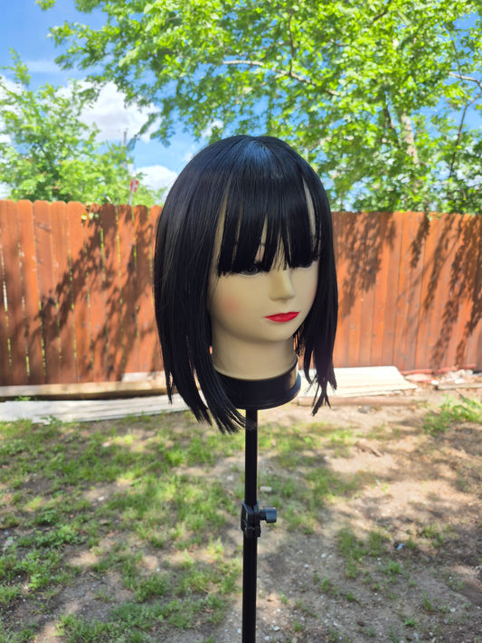 Mindy Black short wig with bangs